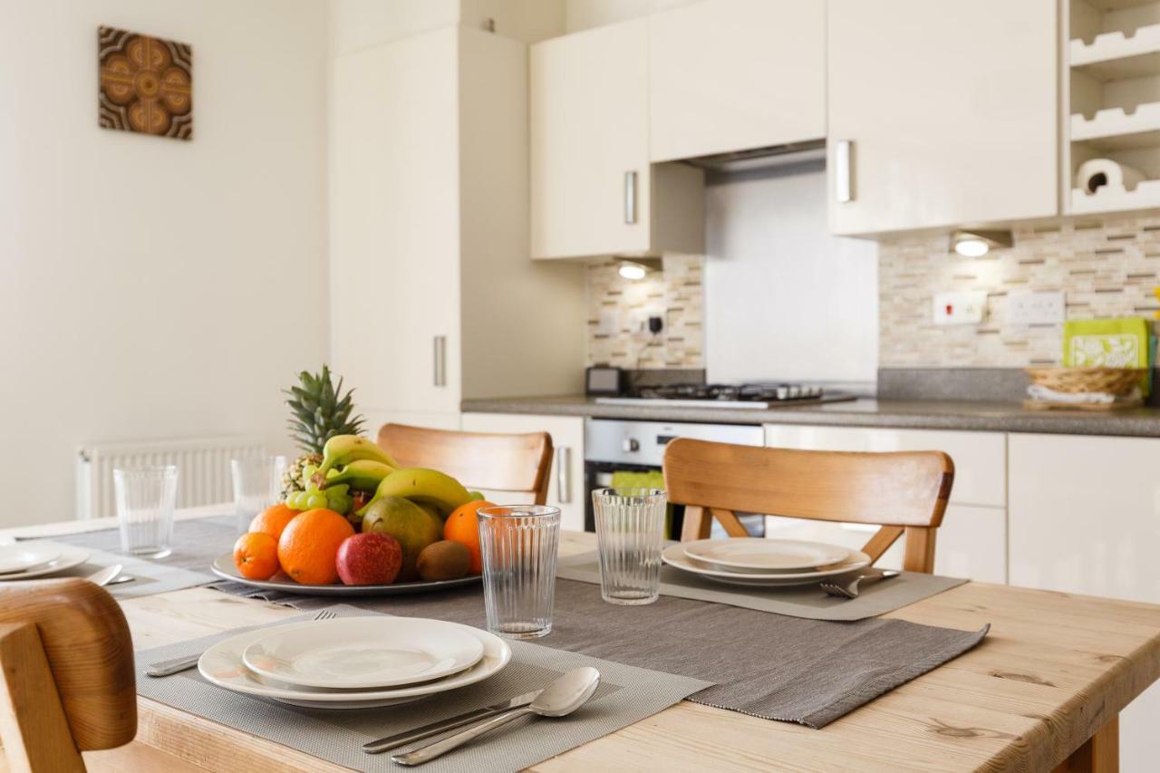 Contemporary Trumpington Apartment With Self Check-In ,Free On-Site Parking, Terrace, Super Fast Wifi & 5 Mins Drive To Papworth & Addenbrookes Hospitals Cambridge  Exterior foto