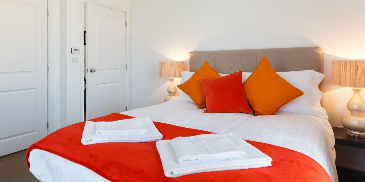 Contemporary Trumpington Apartment With Self Check-In ,Free On-Site Parking, Terrace, Super Fast Wifi & 5 Mins Drive To Papworth & Addenbrookes Hospitals Cambridge  Exterior foto