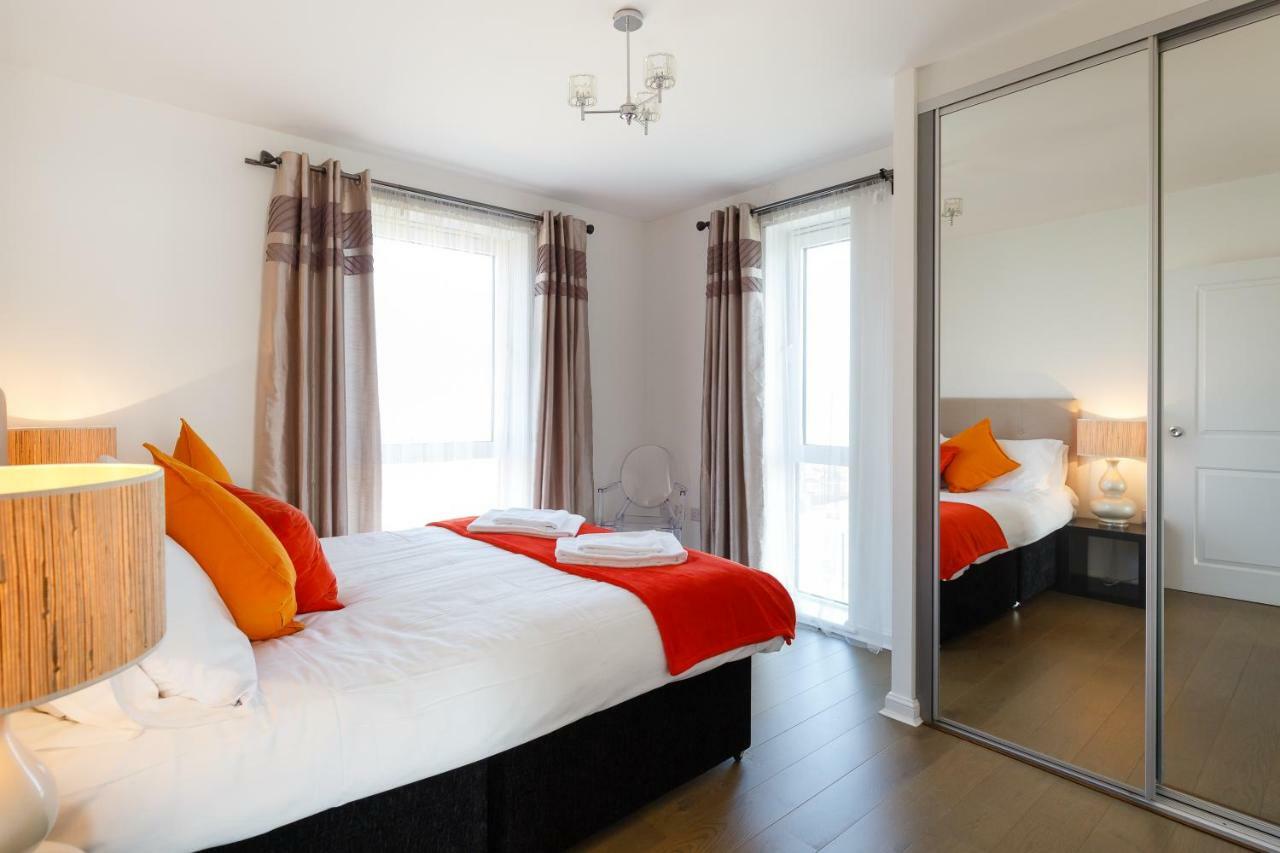 Contemporary Trumpington Apartment With Self Check-In ,Free On-Site Parking, Terrace, Super Fast Wifi & 5 Mins Drive To Papworth & Addenbrookes Hospitals Cambridge  Exterior foto